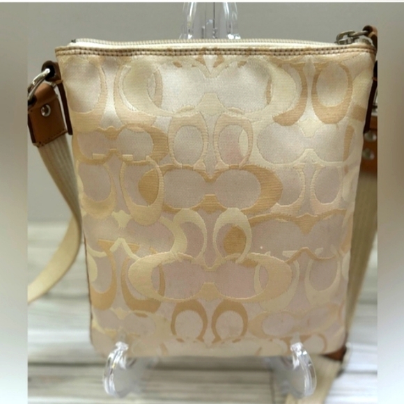 LIKE NEW Coach Beige Cream Tan Hampton's Signature Crossbody Bag Y2K - Picture 6 of 15